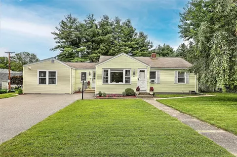 475 River Rd, Lincoln, RI 02865
