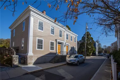 84 John St, Newport, RI 02840