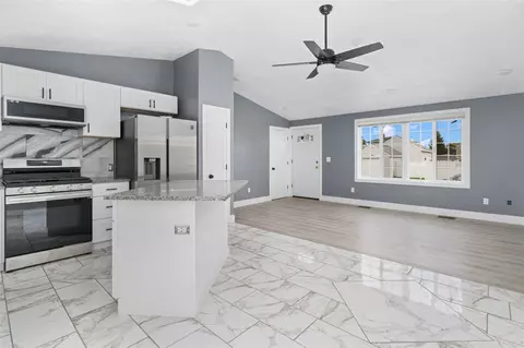80 Standish Ave, Cranston, RI 02920