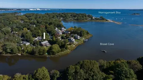 30 Cecil Ave, North Kingstown, RI 02852