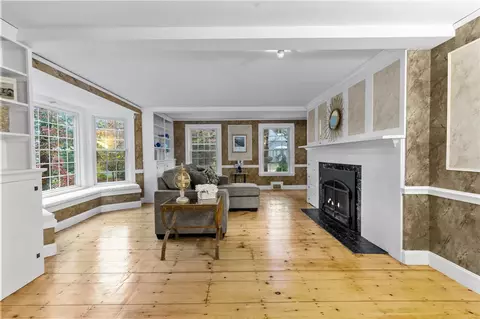 75 Apple Gate Rd, Cranston, RI 02920 photo 19