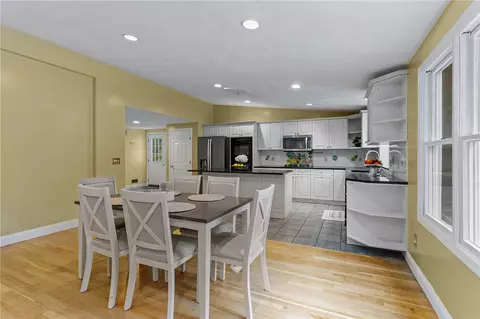 75 Apple Gate Rd, Cranston, RI 02920 photo 11