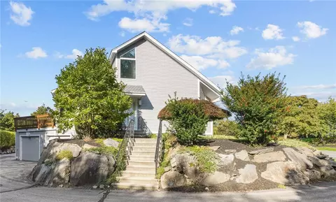 29 Oceanwoods Dr #29, North Kingstown, RI 02852