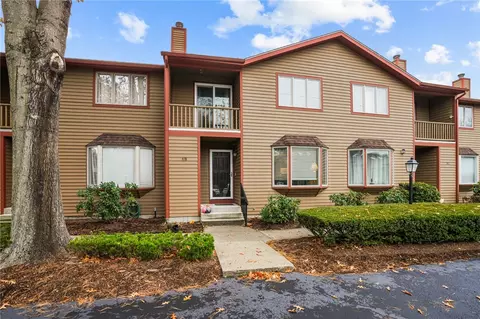 8 Tamarac Dr #B, Greenville, RI 02828