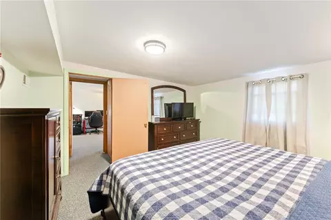 68 Appleton St, Cranston, RI 02910 photo 14
