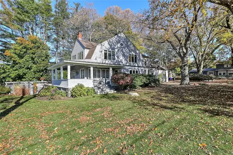 33 Sunset Rd, Bristol, RI 02809 photo 1