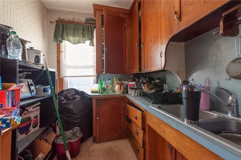 104 Avenue C Ave, Woonsocket, RI 02895 photo 29