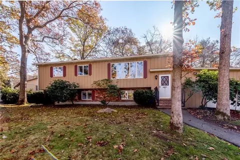 7 Castle Way, Westerly, RI 02891