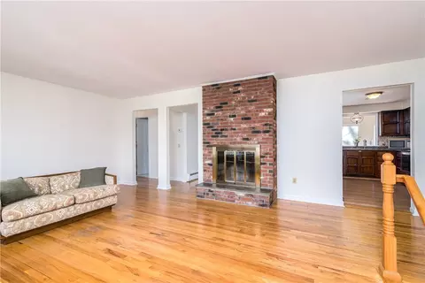 7 Castle Way, Westerly, RI 02891 photo 5
