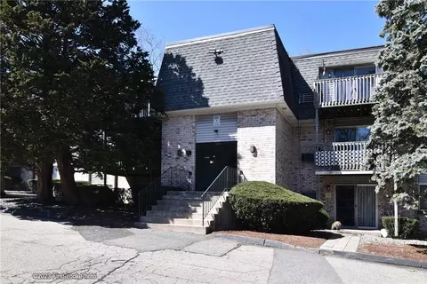 1560 Douglas Ave #A15, North Providence, RI 02904