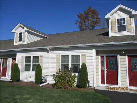 12 Gray Coach Ln #1210, Cranston, RI 02921