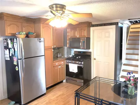 13 Craigie Ave, Woonsocket, RI 02895 photo 7