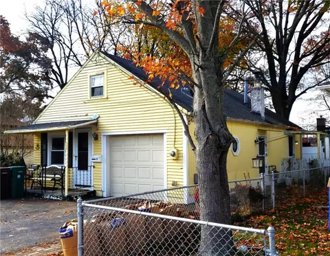 13 Craigie Ave, Woonsocket, RI 02895 photo 1