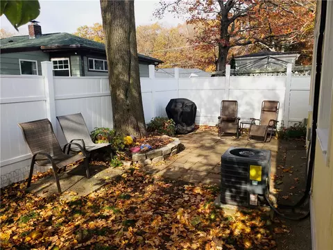 13 Craigie Ave, Woonsocket, RI 02895 photo 15