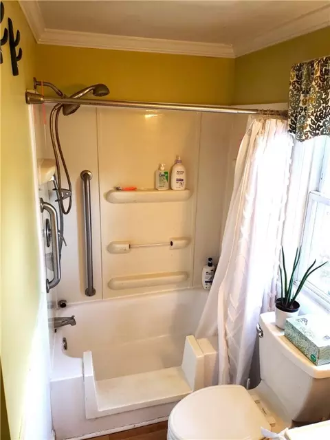 13 Craigie Ave, Woonsocket, RI 02895 photo 11