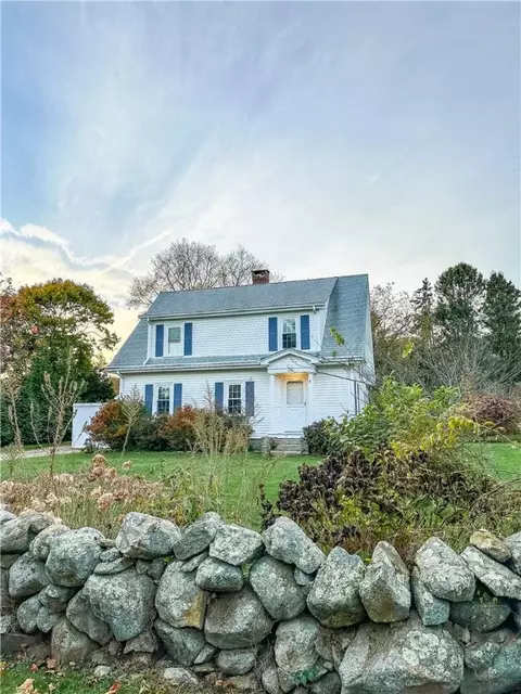 232 Willard Ave, South Kingstown, RI 02879
