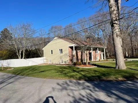 101 Gibson Rd, Bristol, RI 02809 photo 4