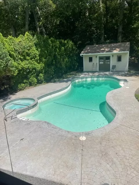 101 Gibson Rd, Bristol, RI 02809 photo 7