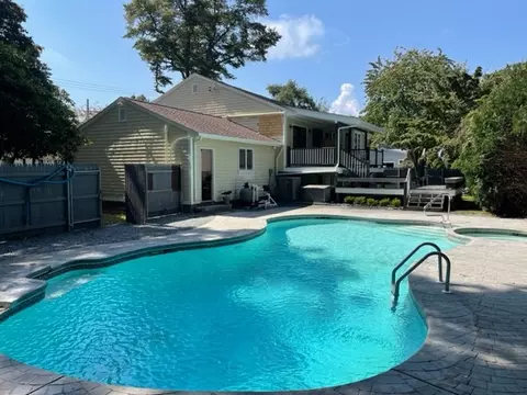 101 Gibson Rd, Bristol, RI 02809 photo 8