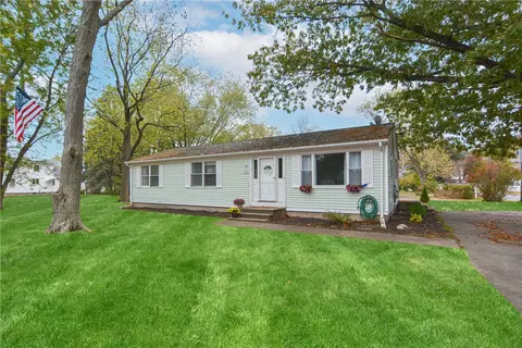 127 Highland Ave, Cumberland, RI 02864