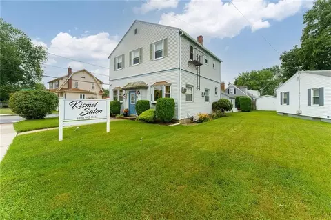 236 Wayland Ave, Cranston, RI 02920