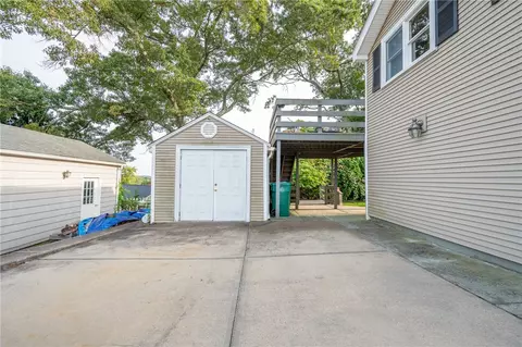 292 Bertenshaw Rd, Woonsocket, RI 02895 photo 19