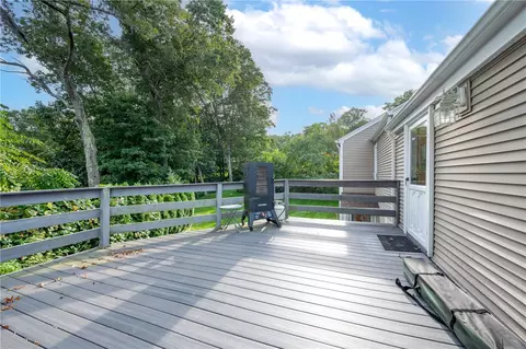 292 Bertenshaw Rd, Woonsocket, RI 02895 photo 15