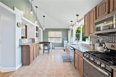 23 Pierce St, Westerly, RI 02891 photo 16