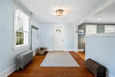 23 Pierce St, Westerly, RI 02891 photo 3