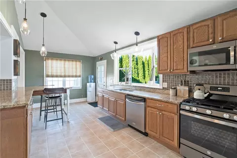 23 Pierce St, Westerly, RI 02891 photo 15