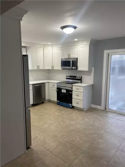 119 Pender Ave, Warwick, RI 02889 photo 9