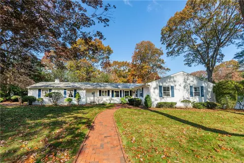 165 Laurel Hill Rd, East Greenwich, RI 02818