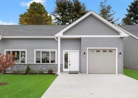 4 Blossom St #73, West Warwick, RI 02893