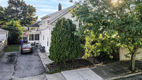 74 Sterry St, Pawtucket, RI 02860