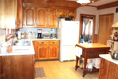 475 Winter St, Woonsocket, RI 02895 photo 4