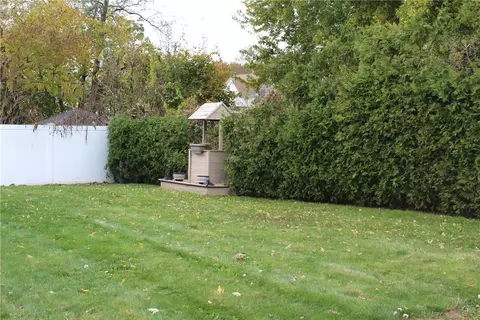 475 Winter St, Woonsocket, RI 02895 photo 26