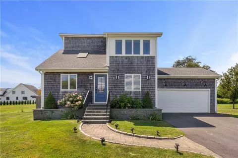 163 Morrison Ave, Middletown, RI 02842