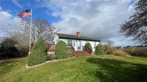 880 W Side Rd, Block Island, RI 02807