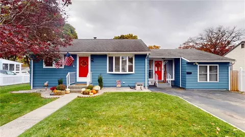 108 Mayfield Ave, Cranston, RI 02920