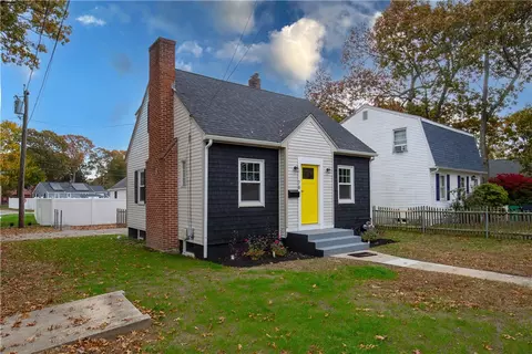 70 Hawksley Ave, Warwick, RI 02889 photo 6