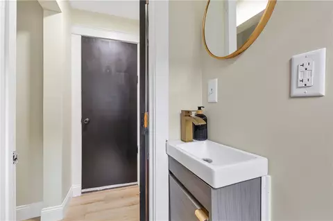 70 Hawksley Ave, Warwick, RI 02889 photo 15