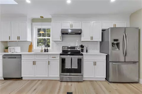70 Hawksley Ave, Warwick, RI 02889 photo 11
