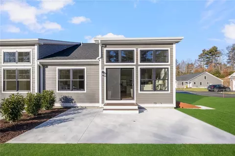 8 Overlook Ln, Glocester, RI 02814 photo 2