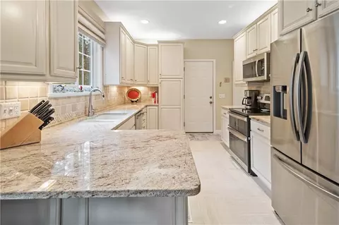 129 Locust Valley Rd, Exeter, RI 02822 photo 7