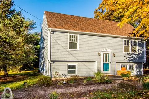 8 Soneric Ln, Richmond, RI 02812
