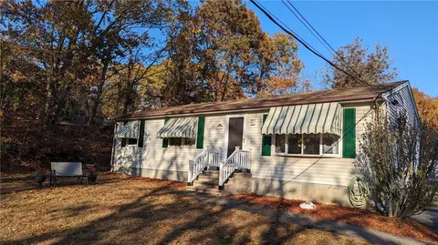 46 Crowell St, Cumberland, RI 02864