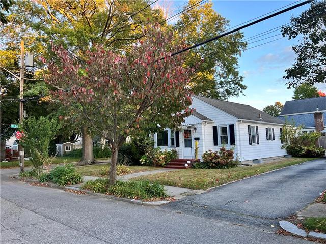 46 Farm St, Providence, RI 02908