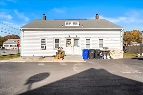 89 E Main St, West Warwick, RI 02893 photo 4
