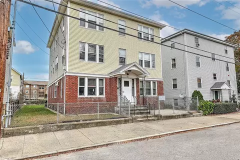 335 Sayles Ave, Pawtucket, RI 02860
