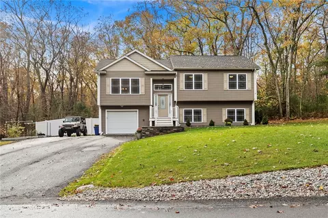 358 Weaver Hill Rd, West Greenwich, RI 02817